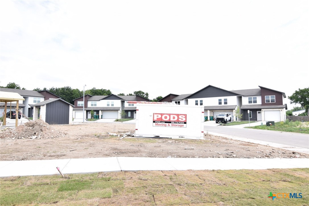 1907 Allie Way Property Photo 9