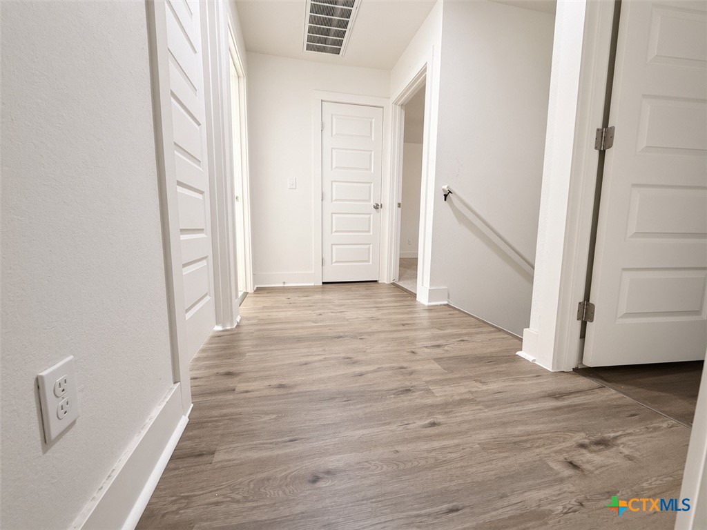 1907 Allie Way Property Photo 10