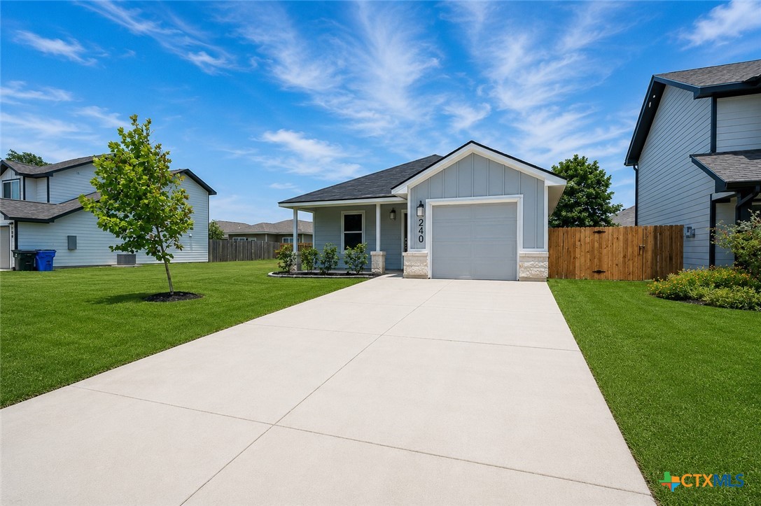240 West Martindale Property Photo 4