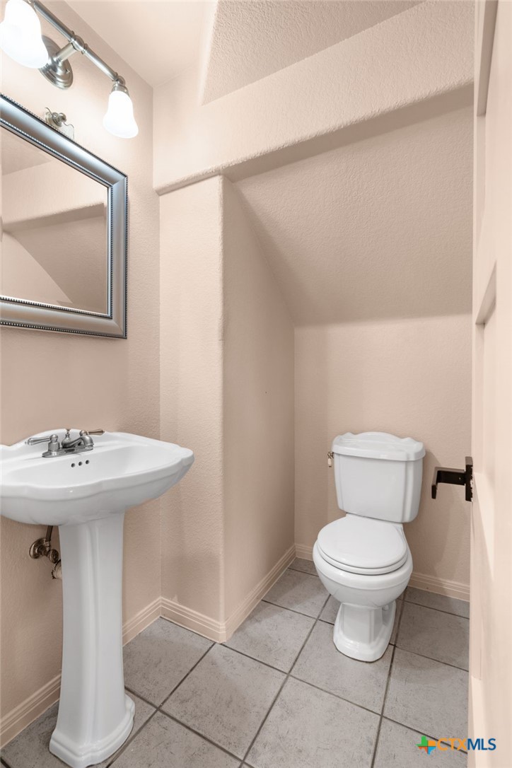 913 County Road 220 Property Photo 33