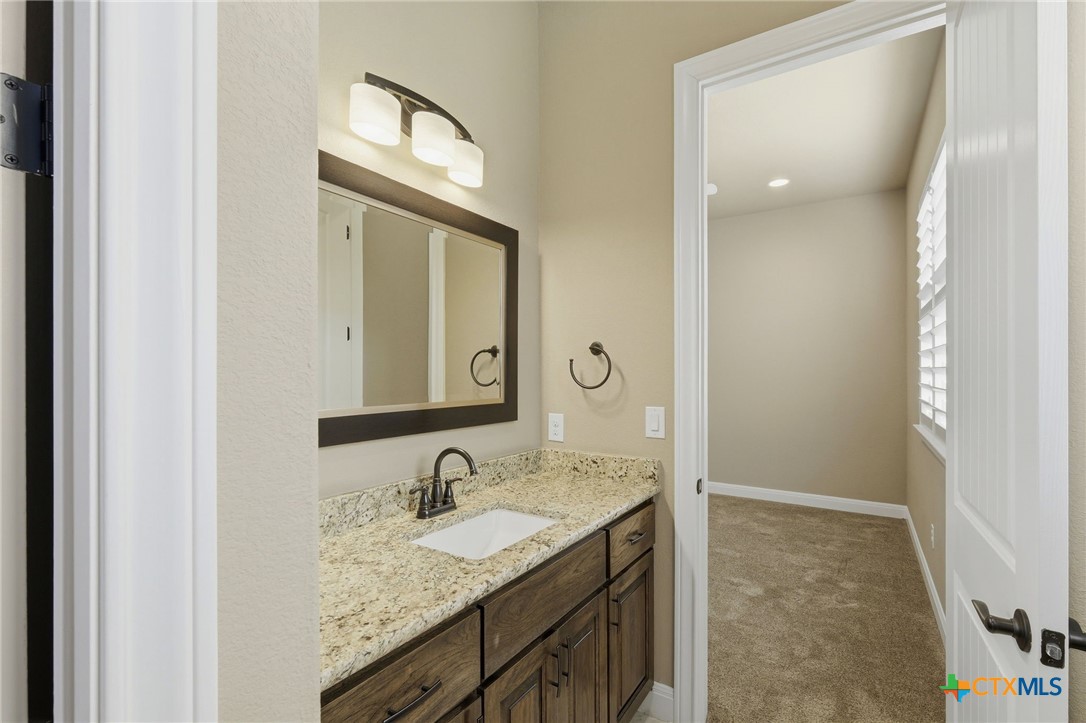 120 W Vienna Drive Property Photo 19