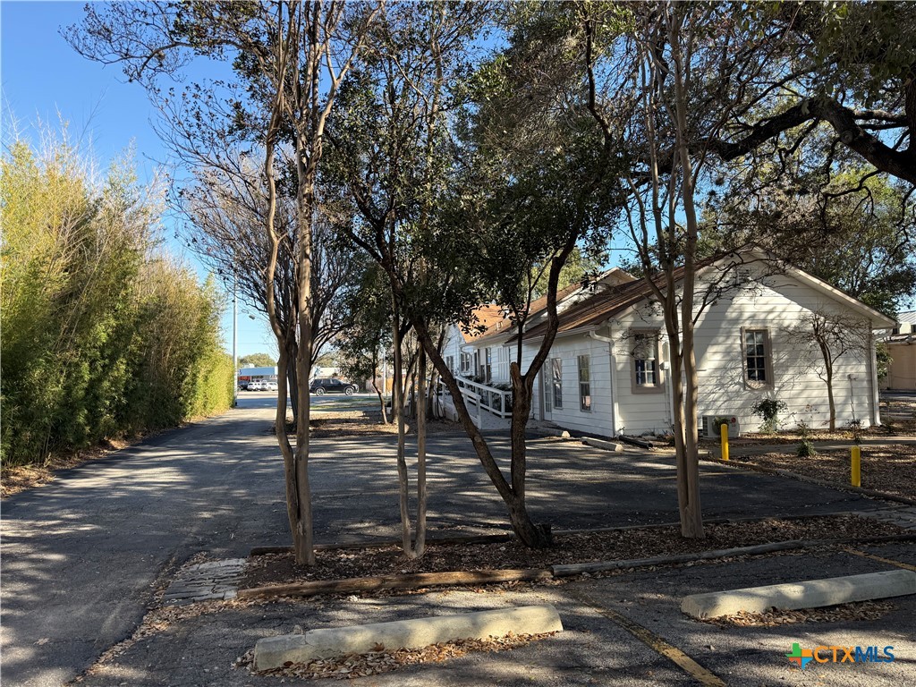 1117 E Court Street Property Photo 8