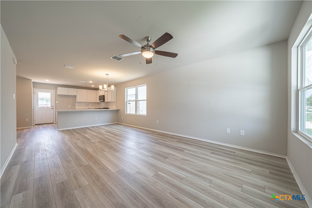 304 West Martindale St Property Photo 4