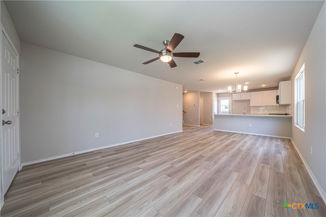 304 West Martindale St Property Photo 6