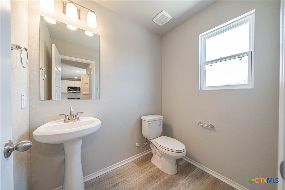 304 West Martindale St Property Photo 12