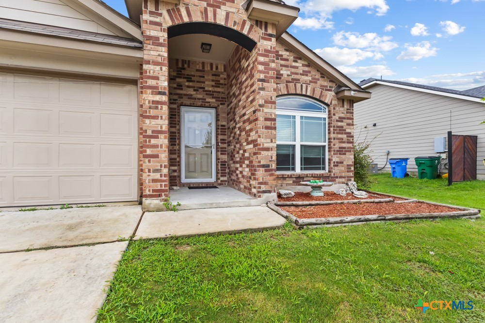 1533 Redbridge Drive Property Photo 2