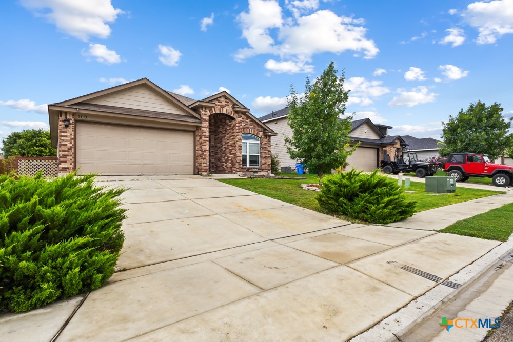 1533 Redbridge Drive Property Photo 3