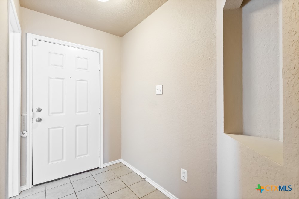 1533 Redbridge Drive Property Photo 4