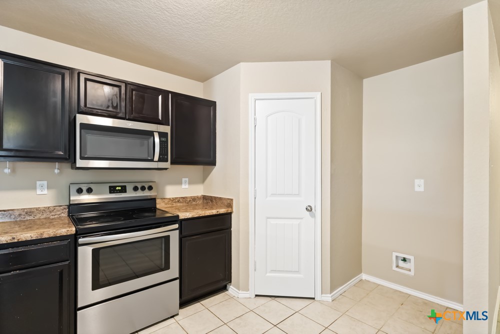 1533 Redbridge Drive Property Photo 6