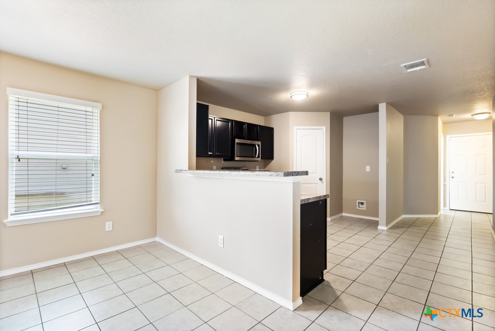 1533 Redbridge Drive Property Photo 8