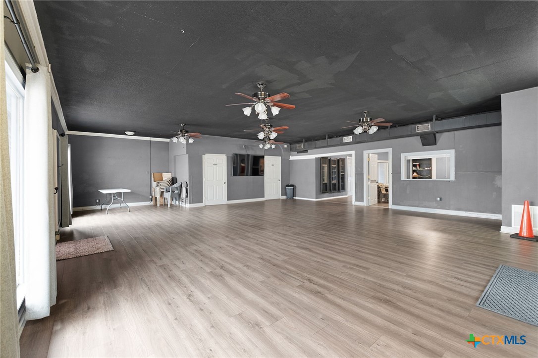 728 W Veterans Memorial Boulevard Property Photo 8
