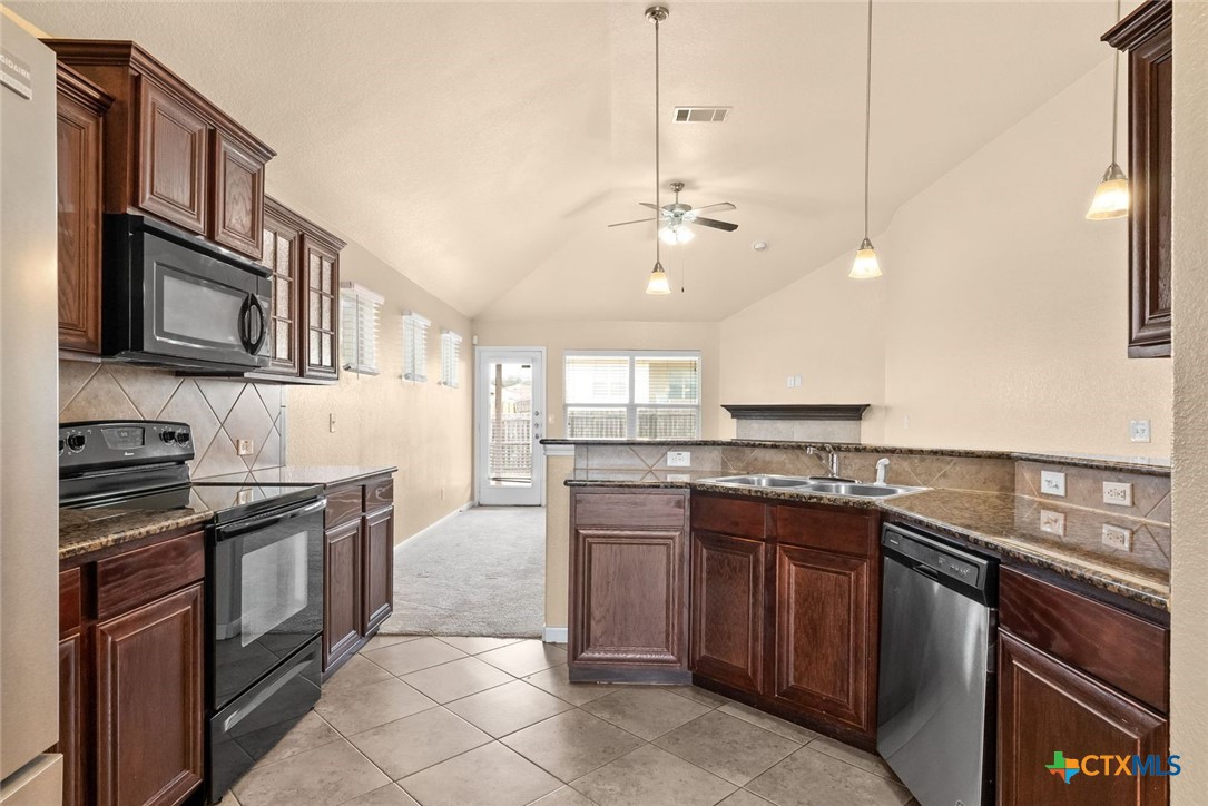 2707 Camp Cooper Drive Property Photo 6