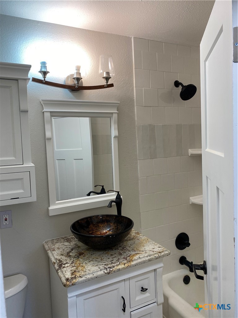 207 Marston Avenue A Property Photo 16