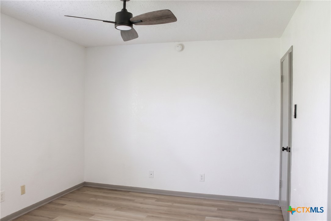 1410 Becker Drive Property Photo 11