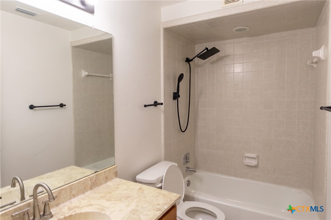 1410 Becker Drive Property Photo 12