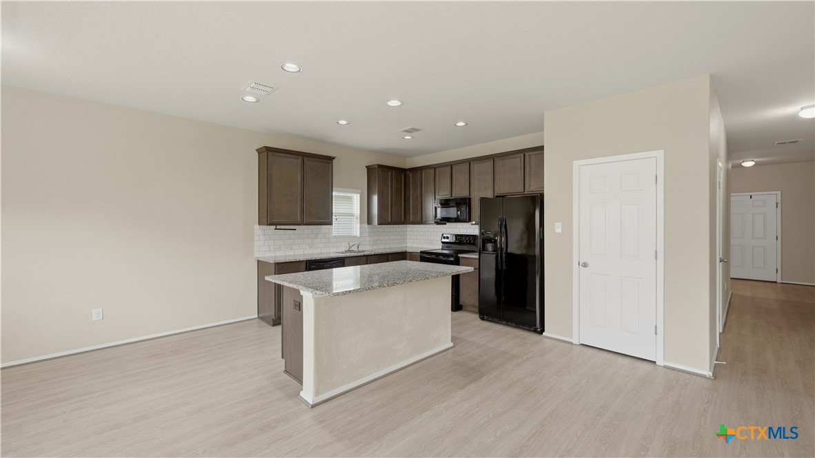 140 Fabarm Lane Property Photo 8