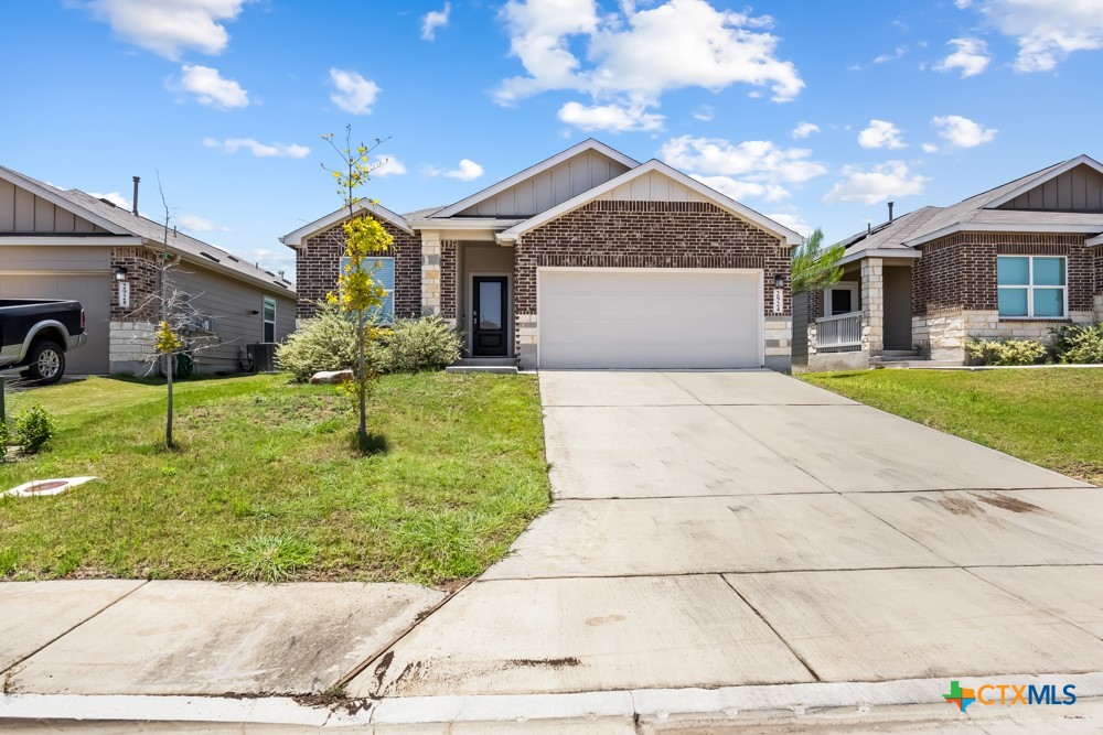 2924 Whinchat Property Photo 2