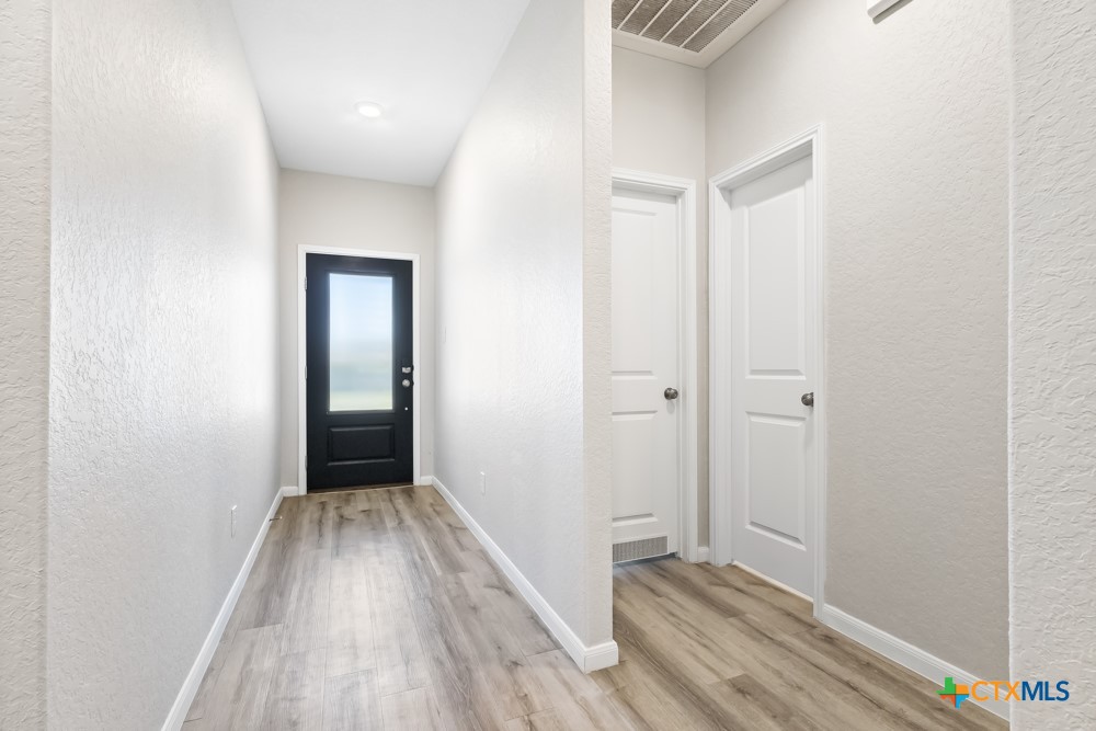 2924 Whinchat Property Photo 4