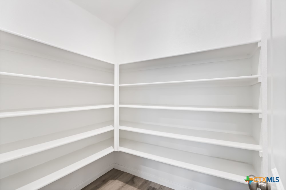 2924 Whinchat Property Photo 8