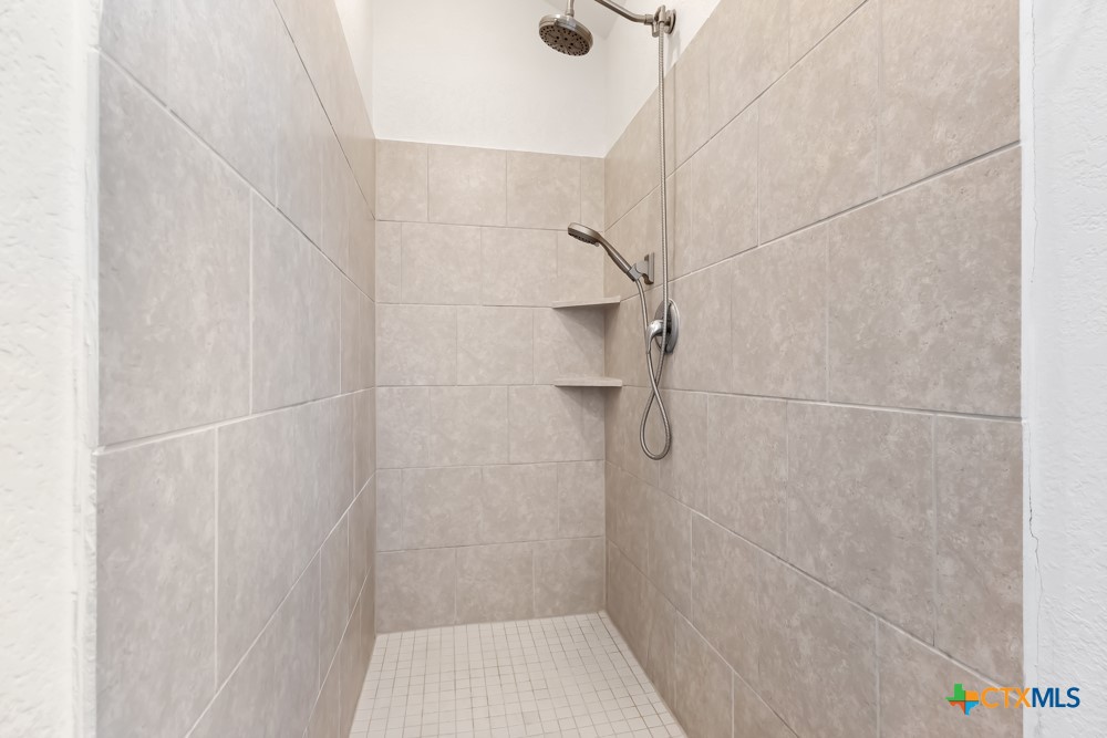 2924 Whinchat Property Photo 15