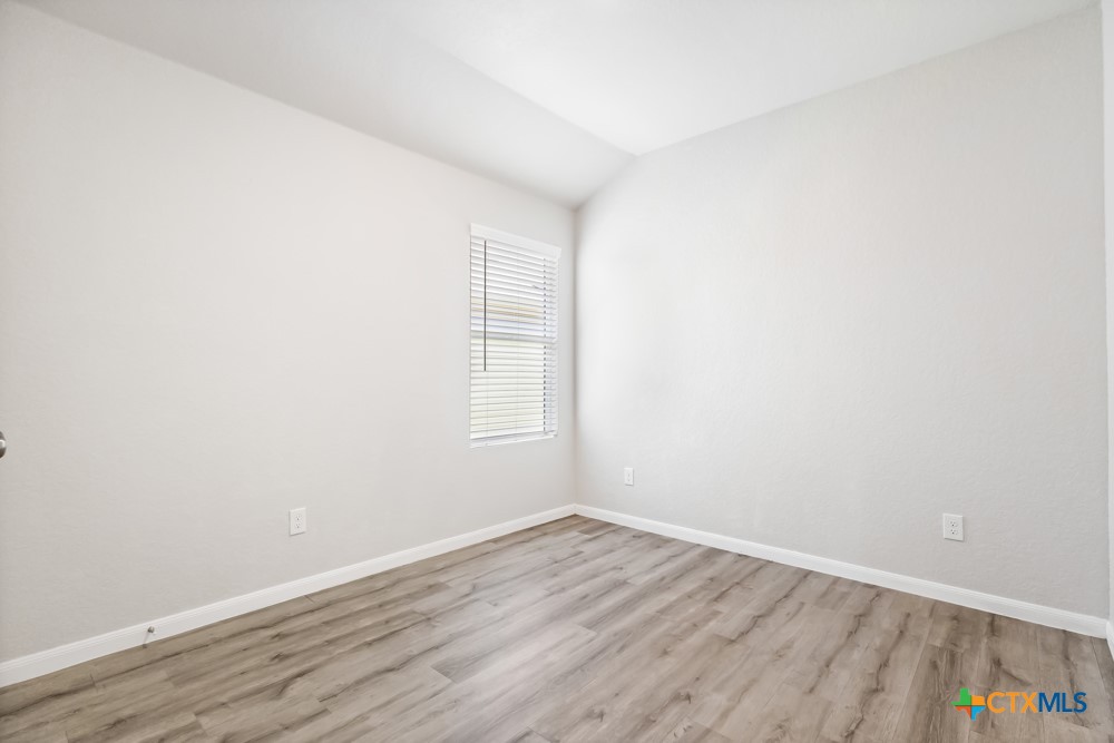 2924 Whinchat Property Photo 17