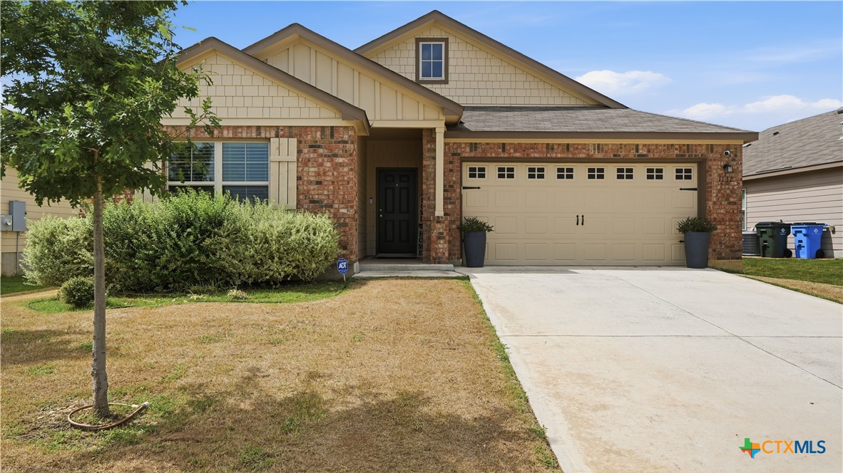 1132 Eagle Xing Property Photo 1