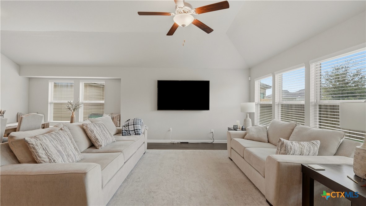 1132 Eagle Xing Property Photo 11