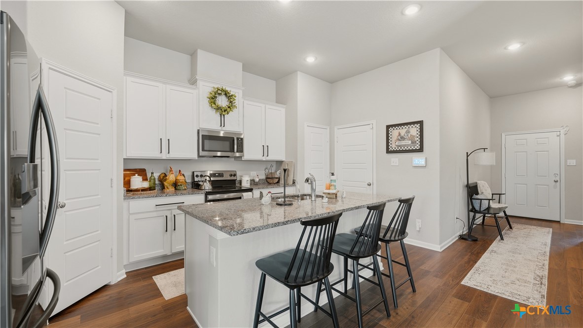 1132 Eagle Xing Property Photo 13