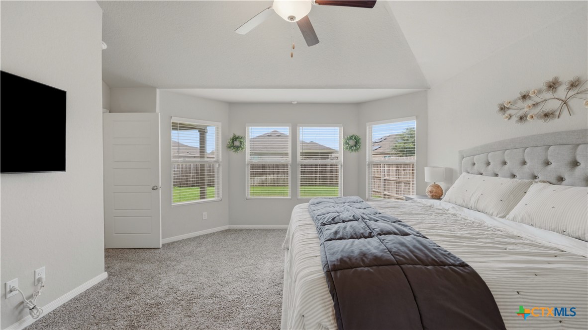 1132 Eagle Xing Property Photo 20
