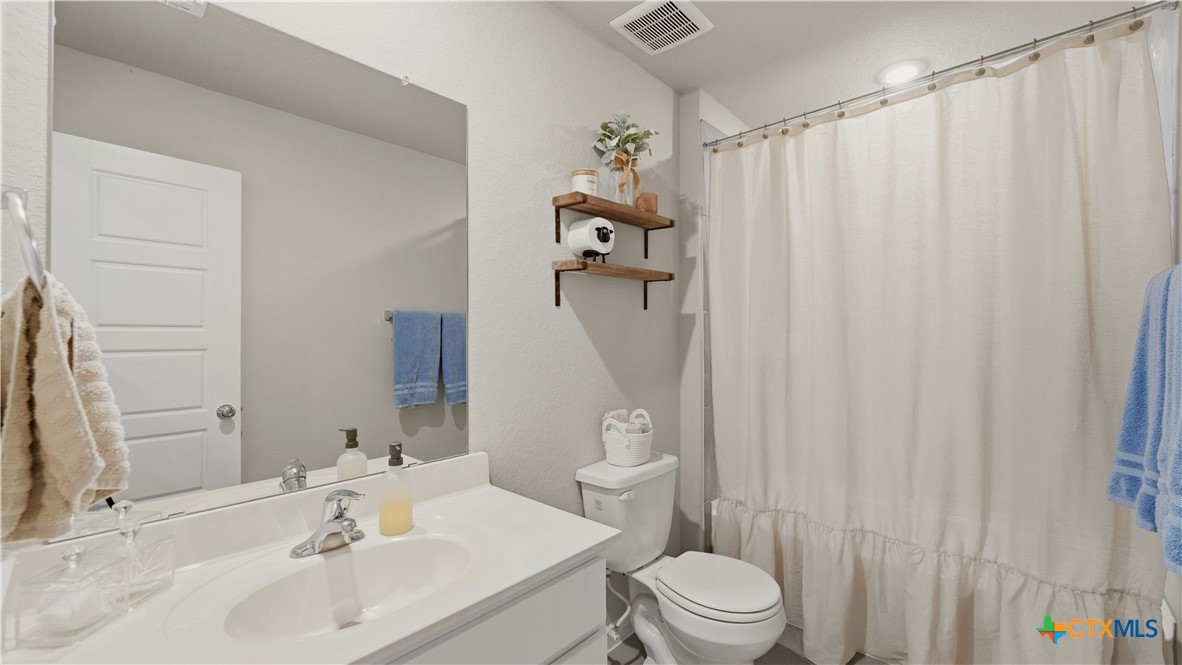 1132 Eagle Xing Property Photo 25