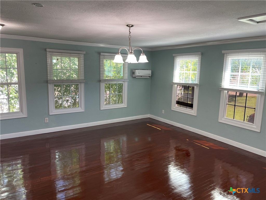 158 N Chestnut Avenue Property Photo 5