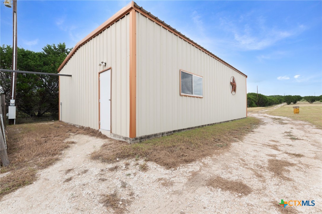 2742 County Road 1045 Property Photo 9