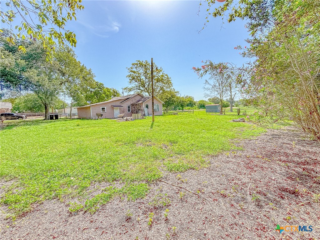 810 N Avenue H Property Photo 6