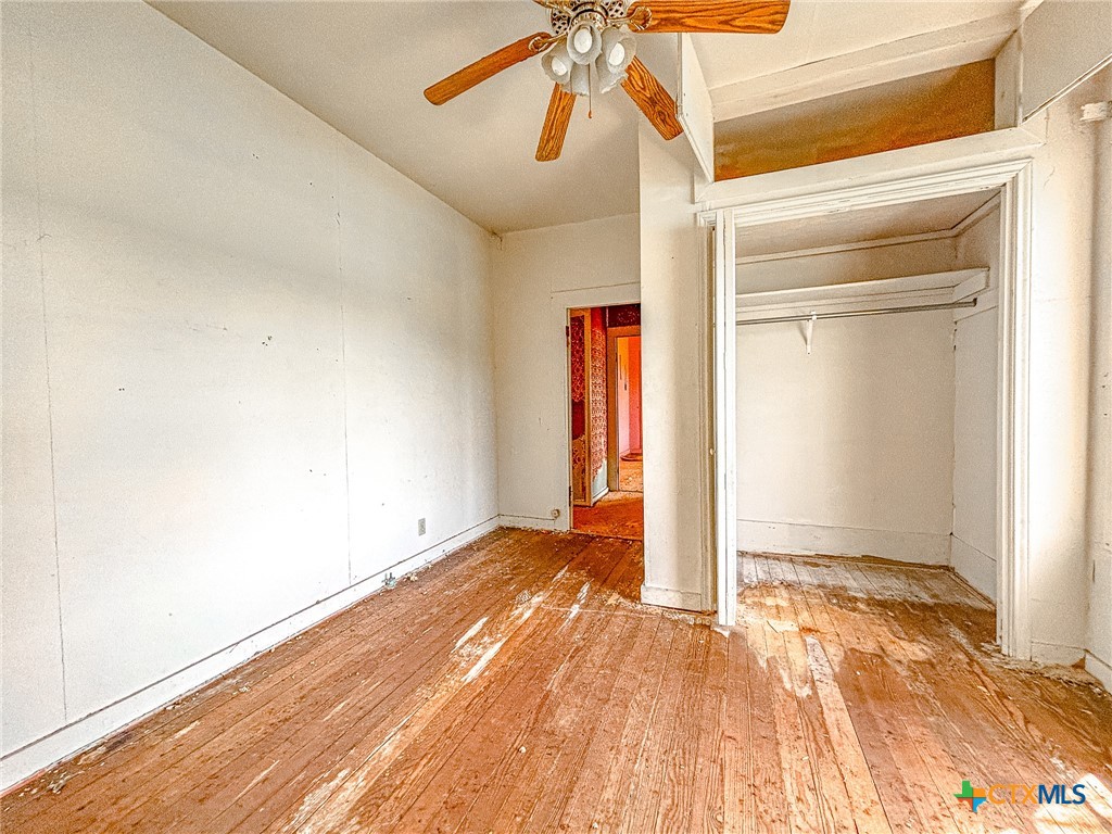 810 N Avenue H Property Photo 9