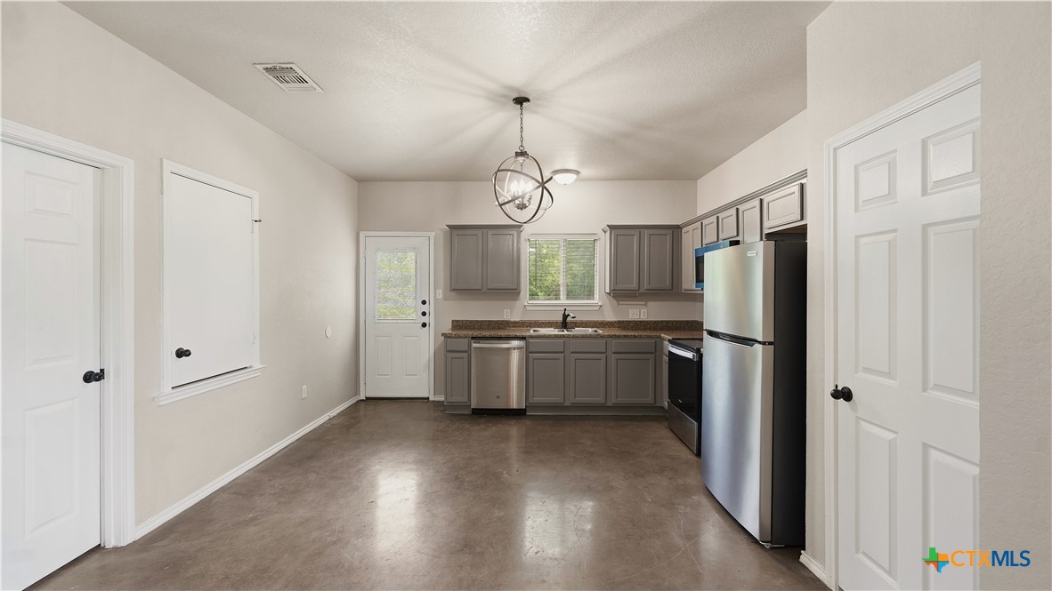147 Rosedale Avenue Property Photo 2
