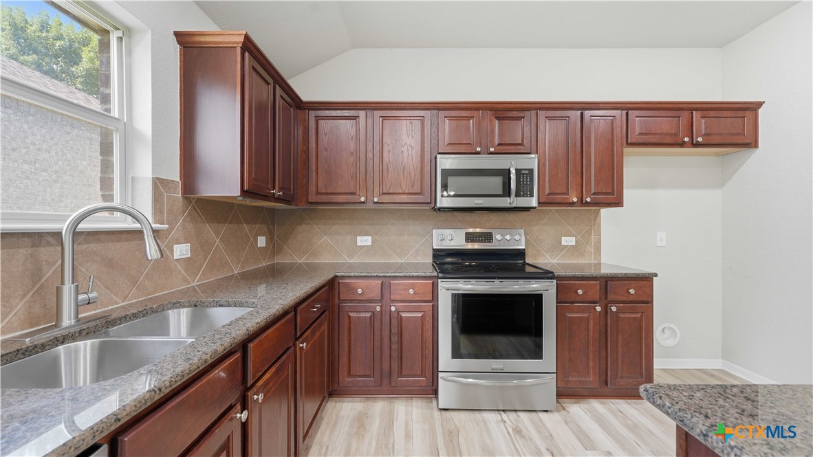 6069 Covers Cove Property Photo 14