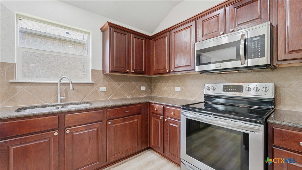 6069 Covers Cove Property Photo 15