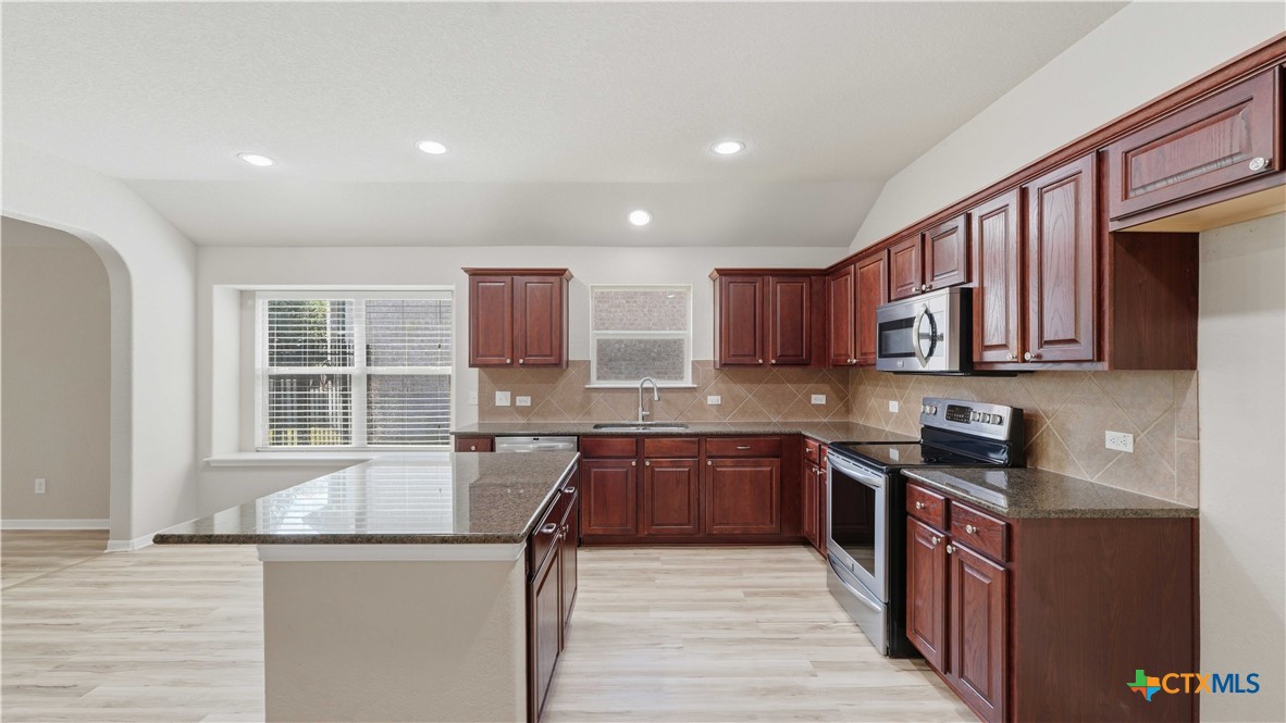 6069 Covers Cove Property Photo 17