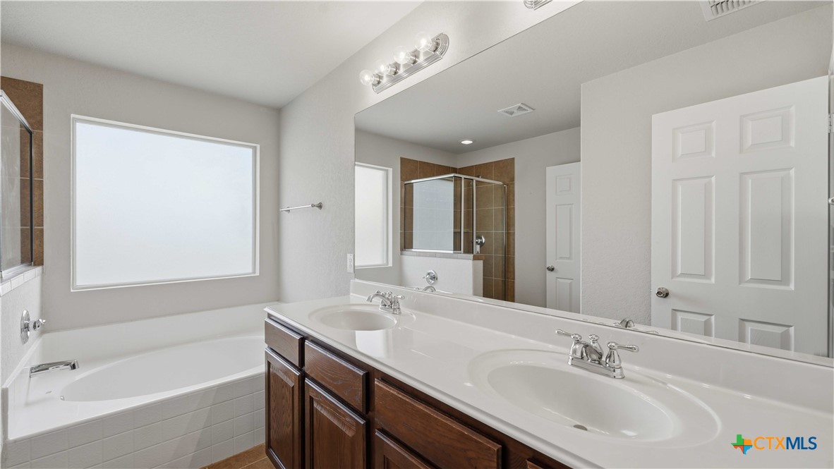 6069 Covers Cove Property Photo 32