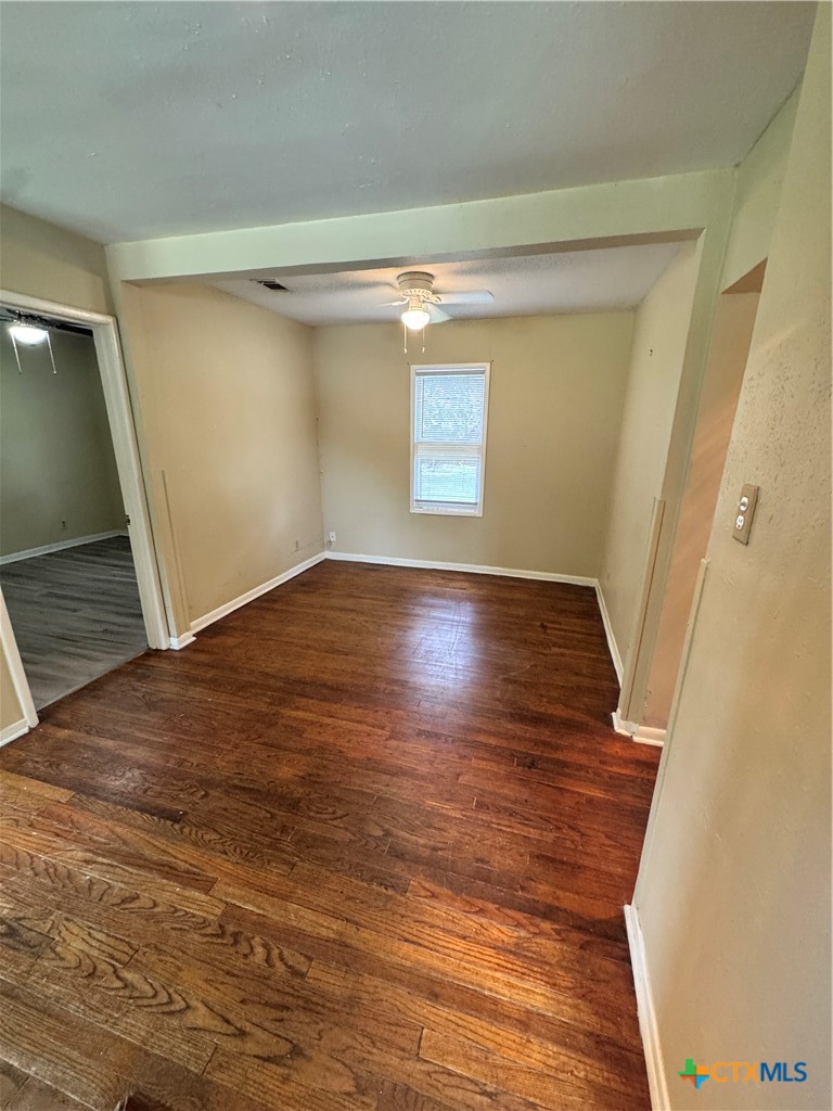 1401 E Mimosa Avenue Property Photo 2