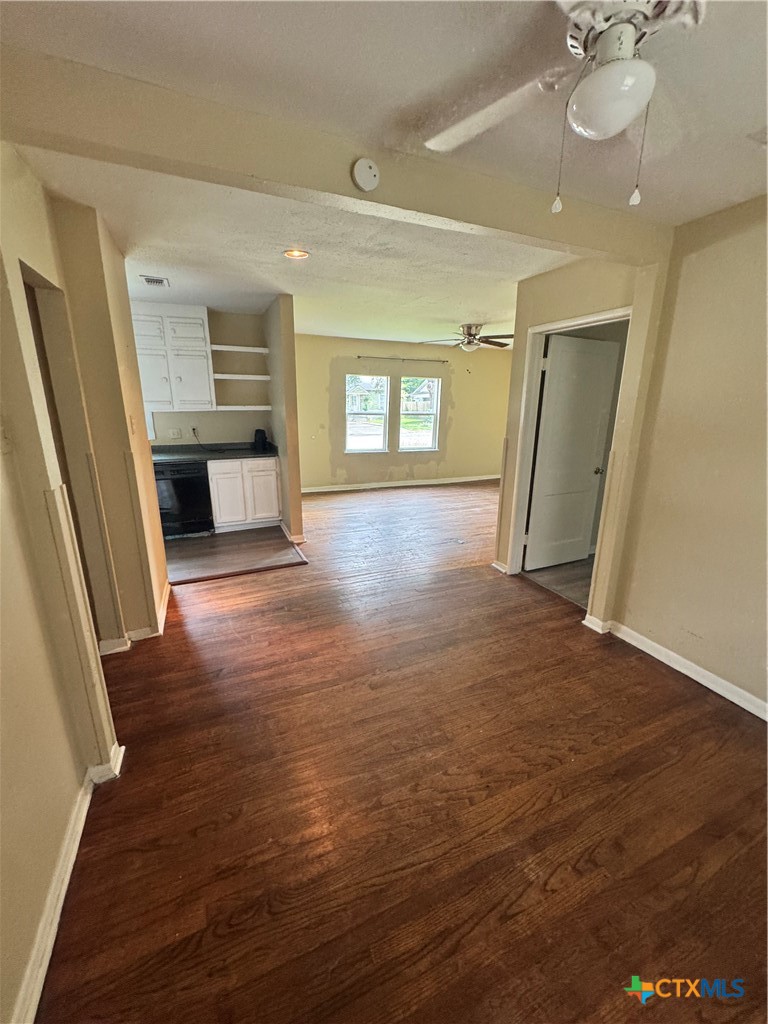1401 E Mimosa Avenue Property Photo 3