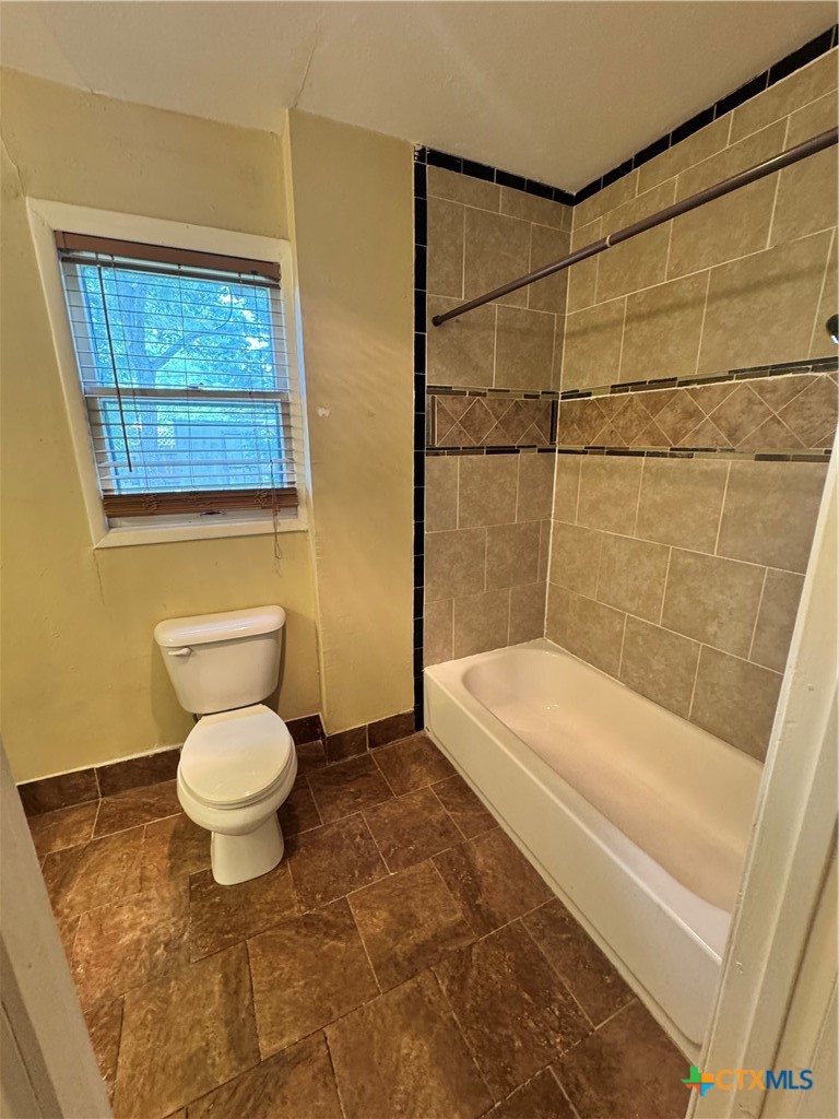 1401 E Mimosa Avenue Property Photo 8