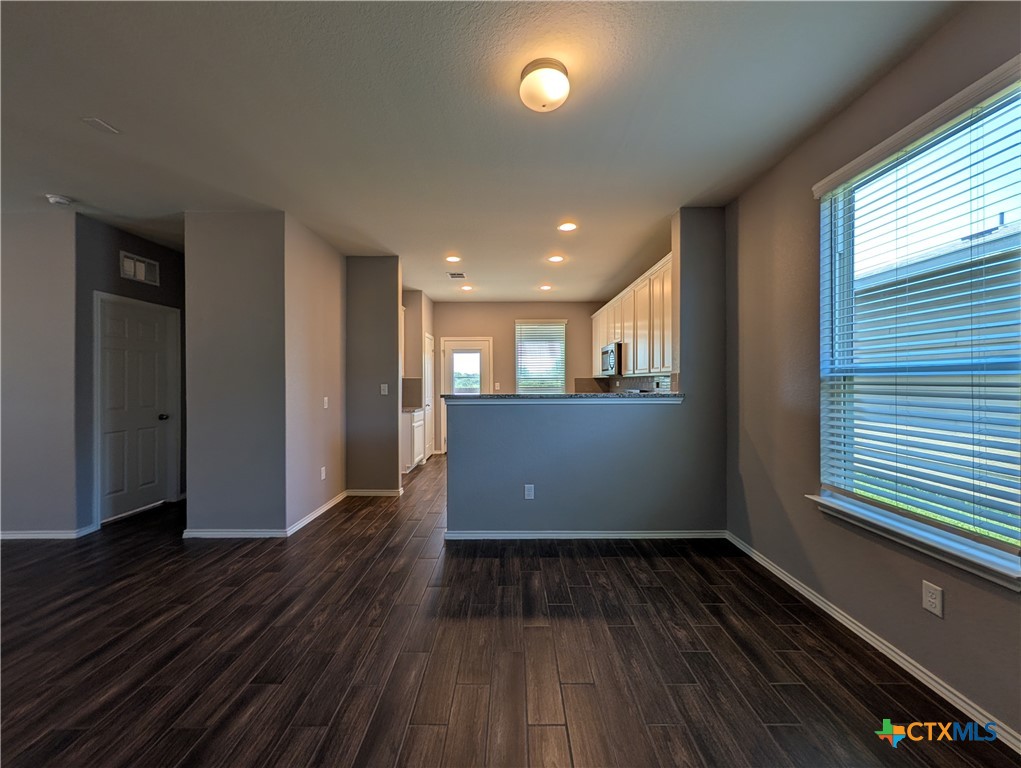357 Autumn Blaze Property Photo 3
