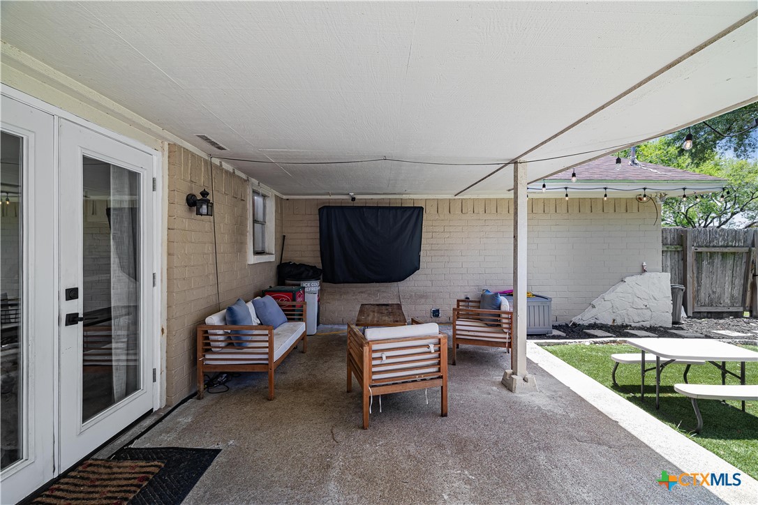 101 King Arthur Street Property Photo 26