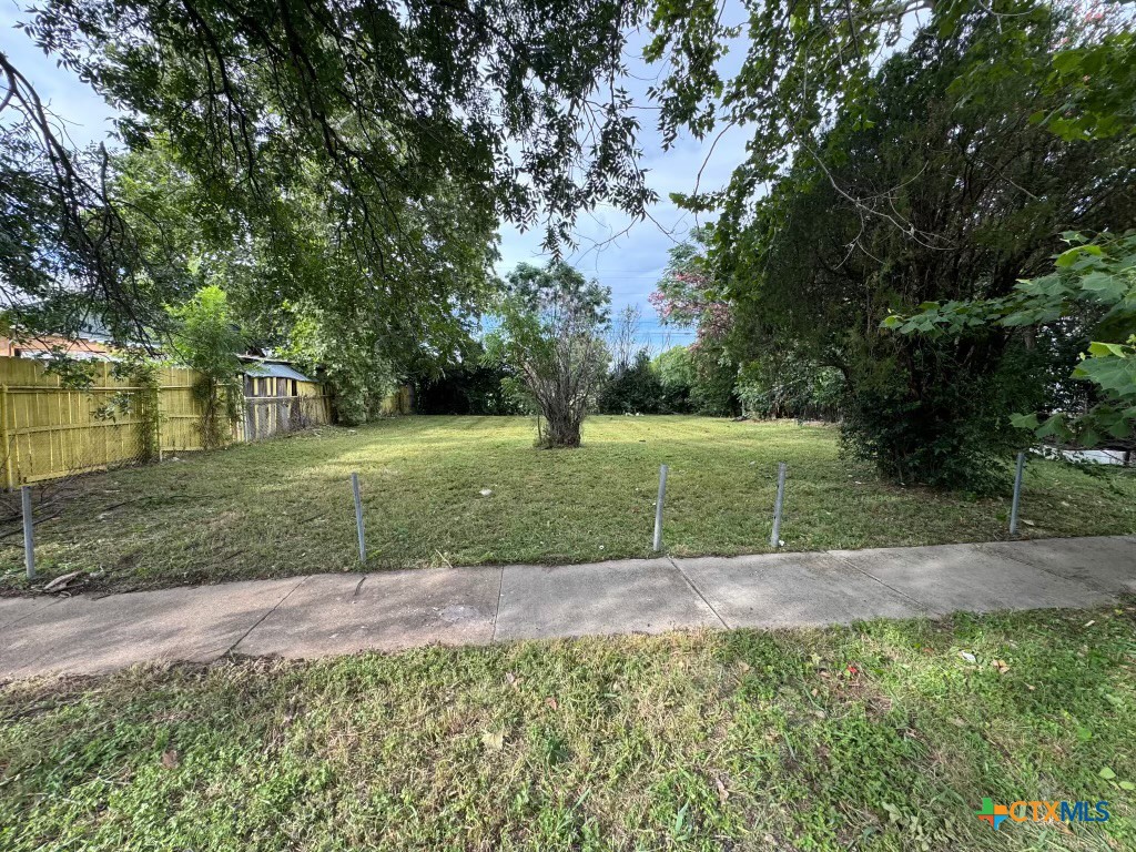 604 Attas Avenue Property Photo 1