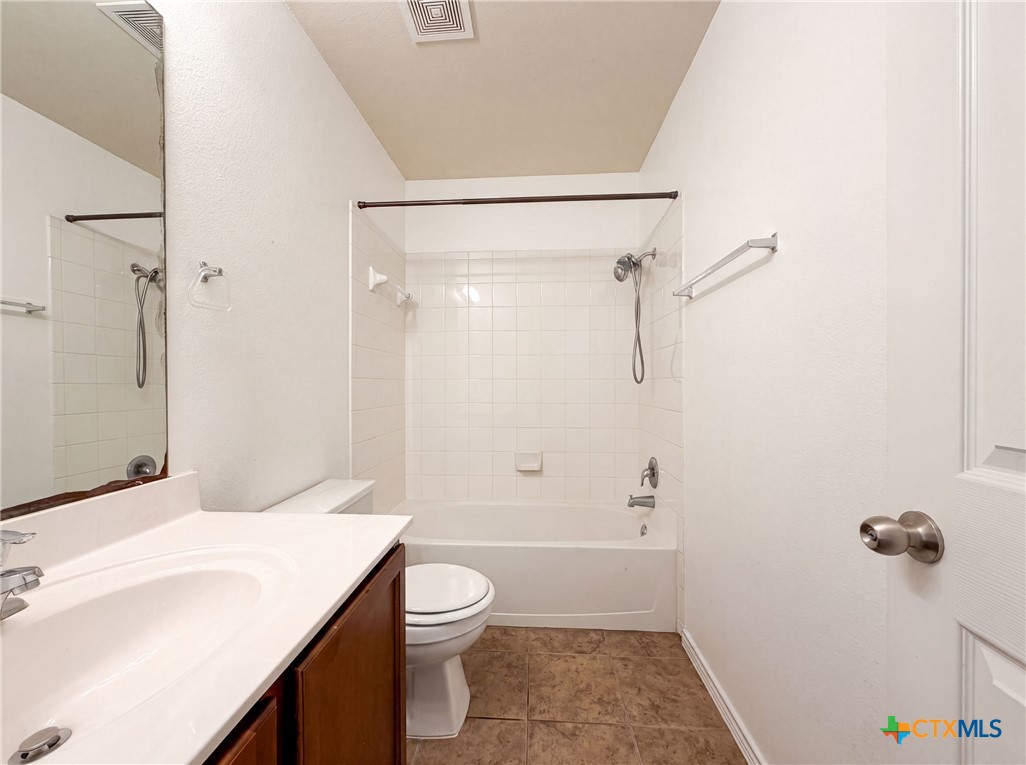 9301 Cricket Drive Property Photo 8