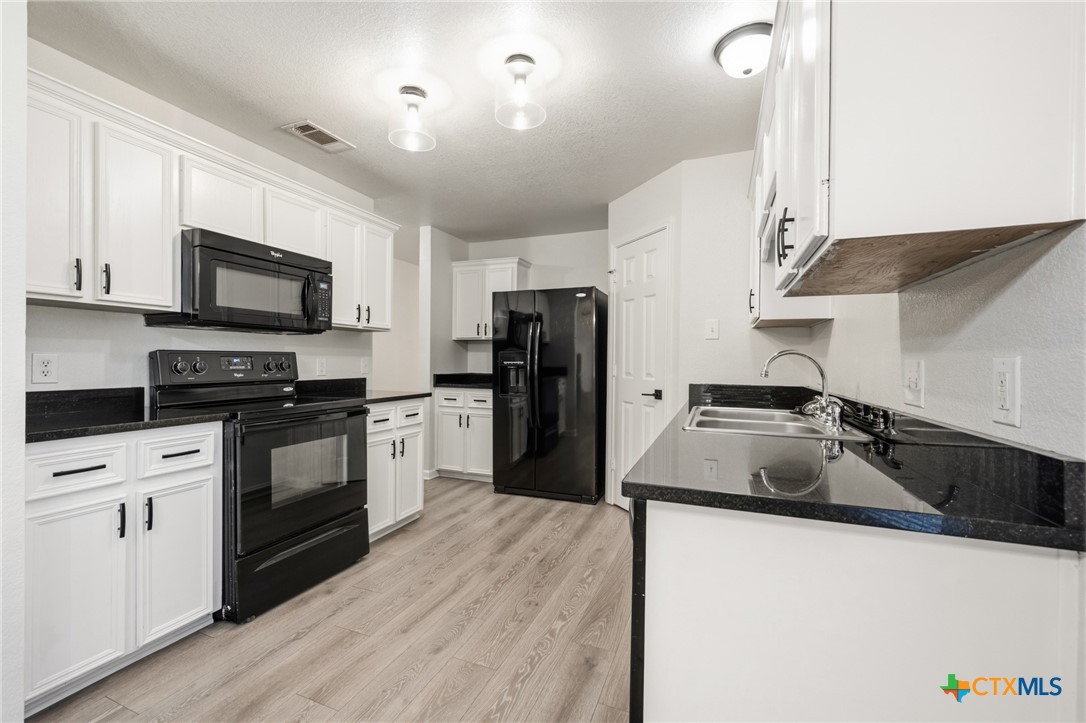 5304 Oster Drive Property Photo 8
