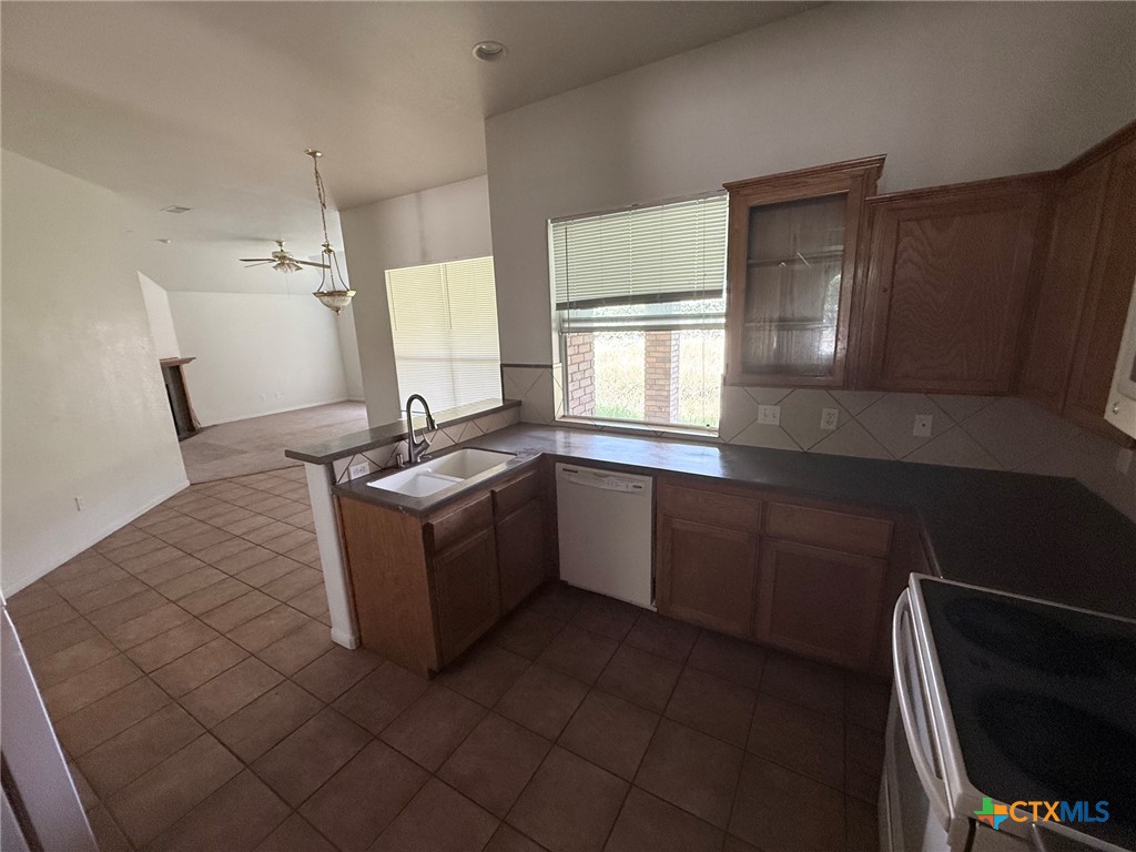 2901 Tucson Drive Property Photo 2