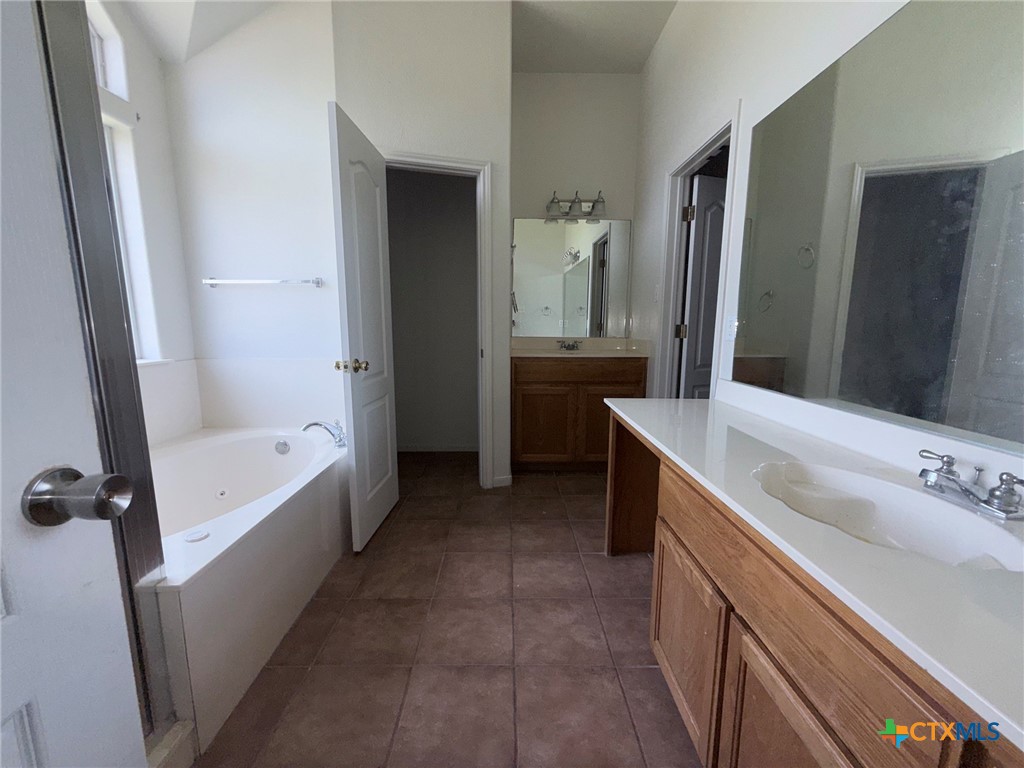 2901 Tucson Drive Property Photo 9