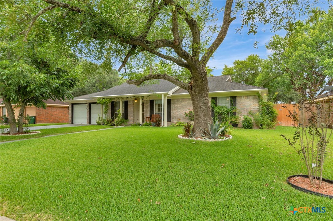 304 Tanglewood Drive Property Photo 1